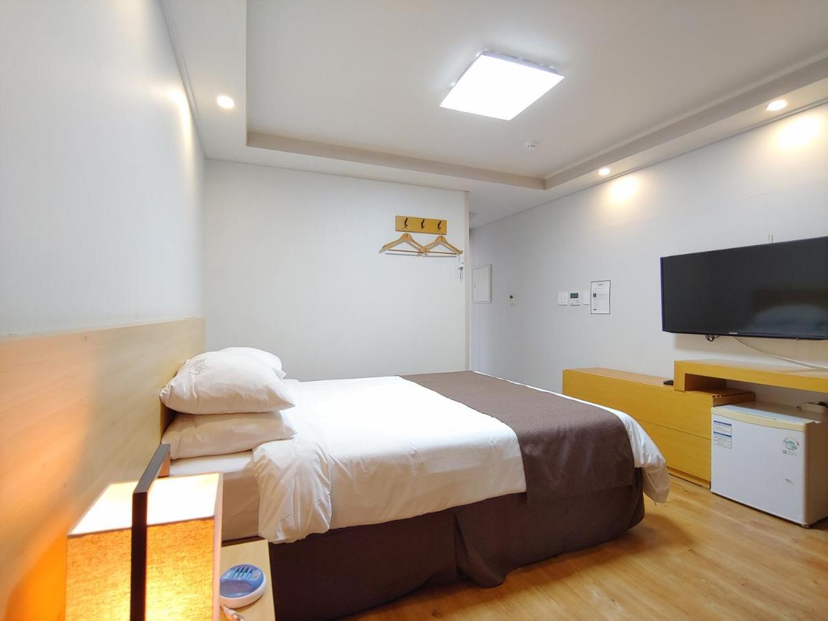 Jeju Lavender Hotel Seogwipo Exterior foto