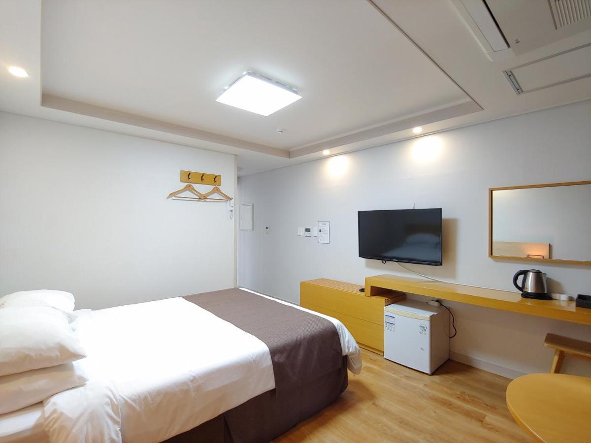 Jeju Lavender Hotel Seogwipo Exterior foto