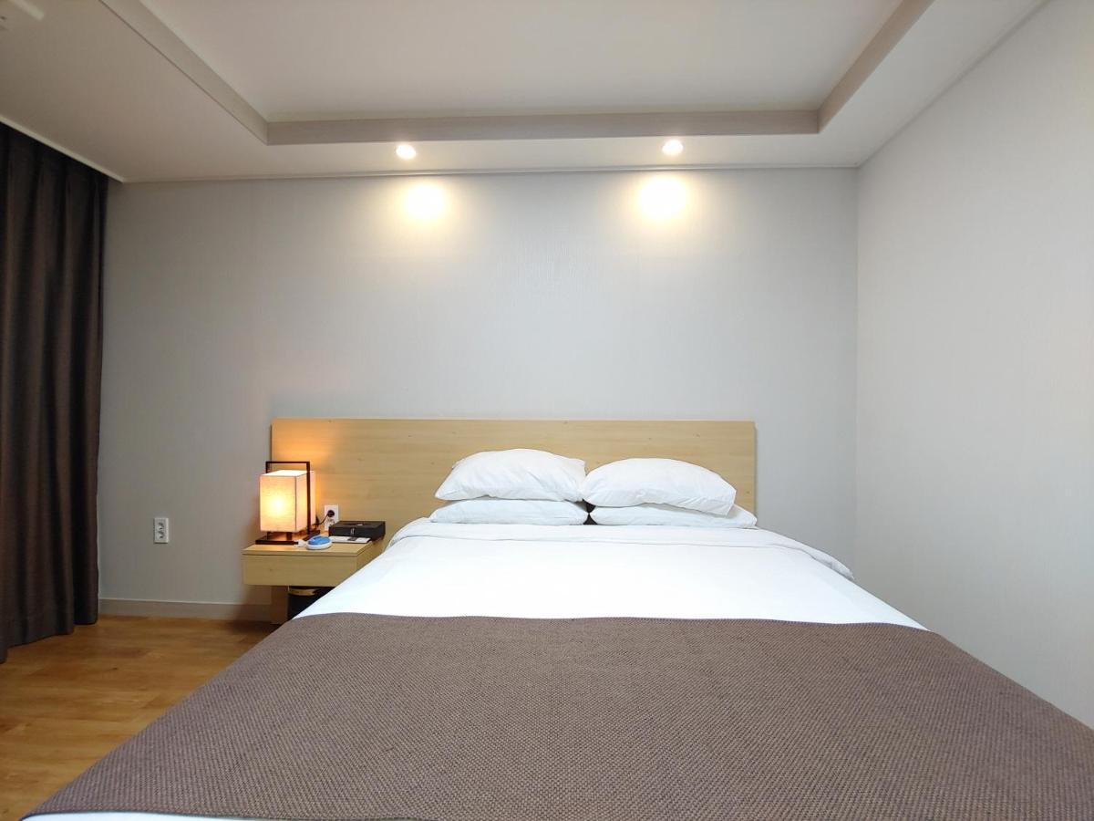 Jeju Lavender Hotel Seogwipo Exterior foto