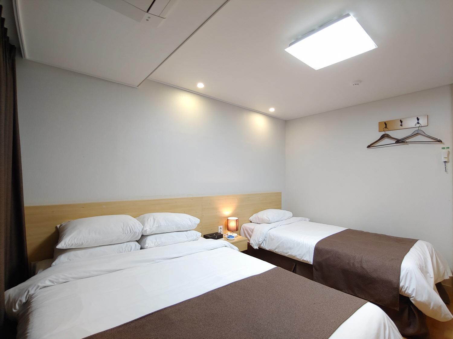 Jeju Lavender Hotel Seogwipo Exterior foto