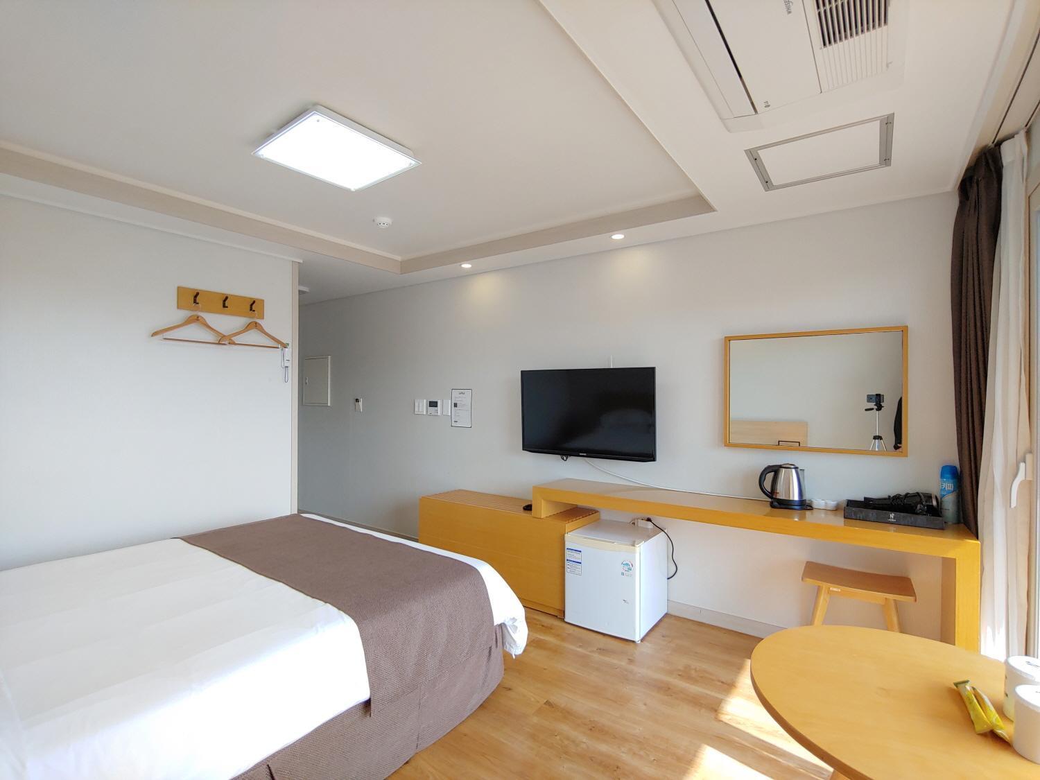 Jeju Lavender Hotel Seogwipo Exterior foto