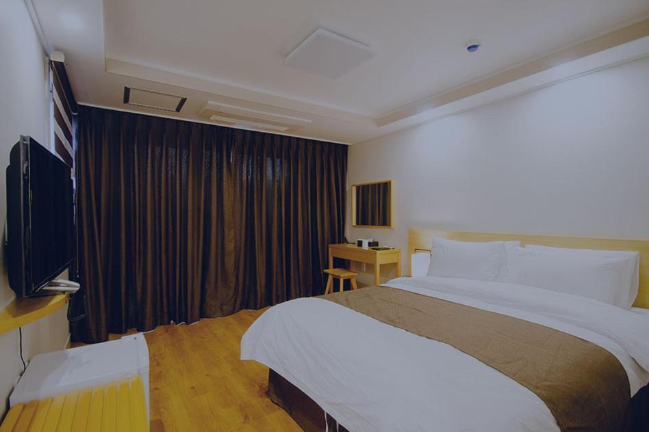 Jeju Lavender Hotel Seogwipo Exterior foto
